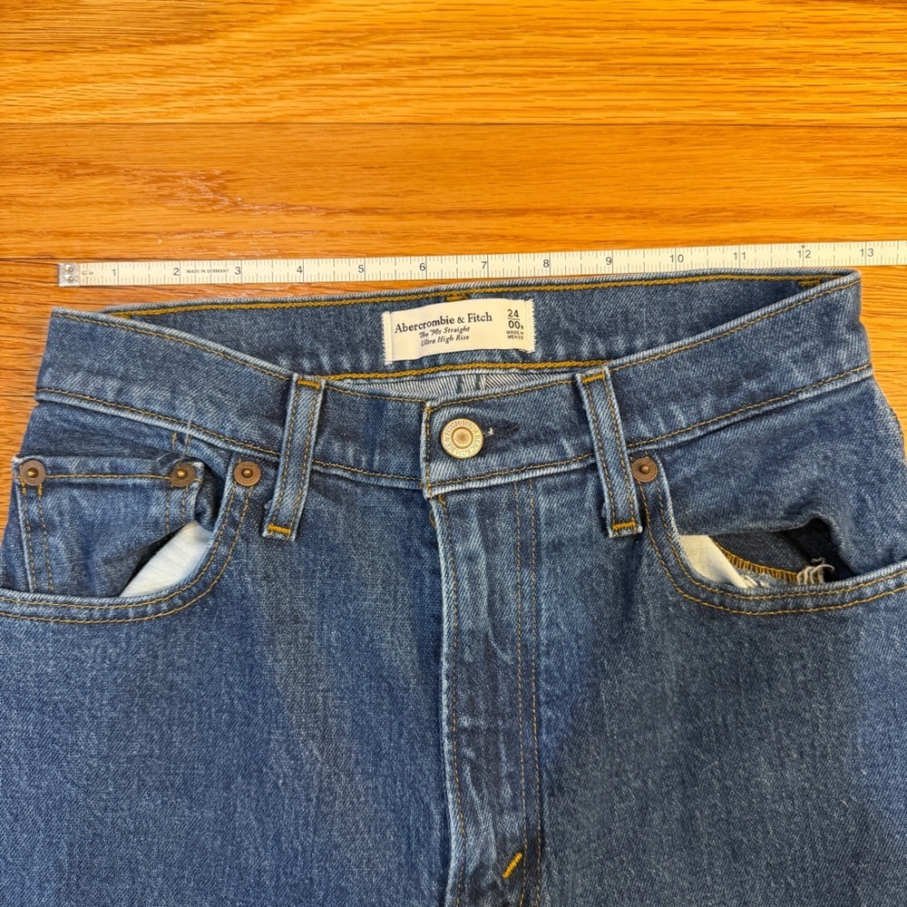 Abercrombie & Fitch Ultra High Rise 90s Straight Leg Jeans Dark Wash- Size 24/00 - Picture 3 of 7